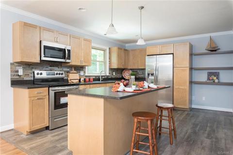 9521 Trails End Rd, Midlothian, VA 23112 photo 7