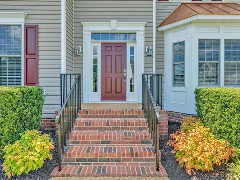 10901 Collington Dr, Midlothian, VA 23112 photo 2