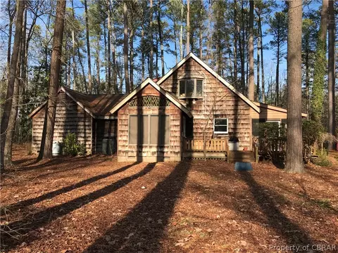 5873 Crockett Ln, Gloucester, VA 23061 photo 3