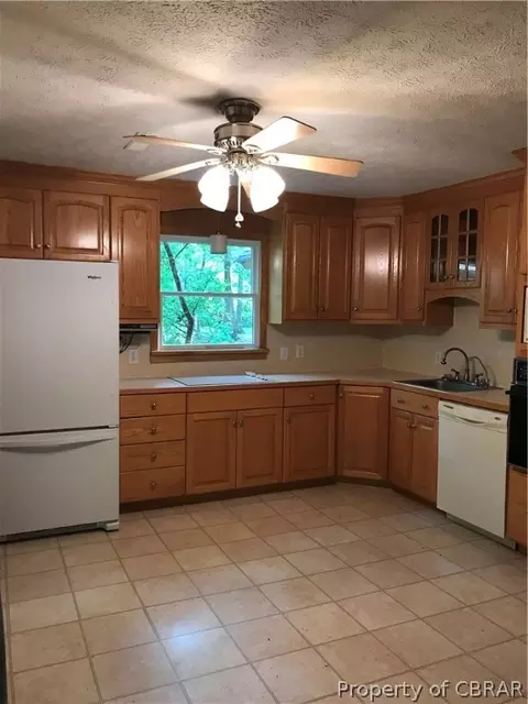 5873 Crockett Ln, Gloucester, VA 23061 photo 9