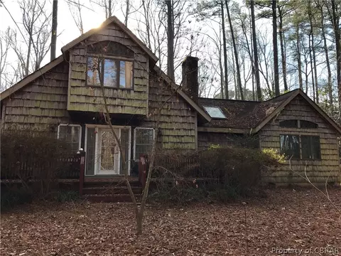 5873 Crockett Ln, Gloucester, VA 23061 photo 1