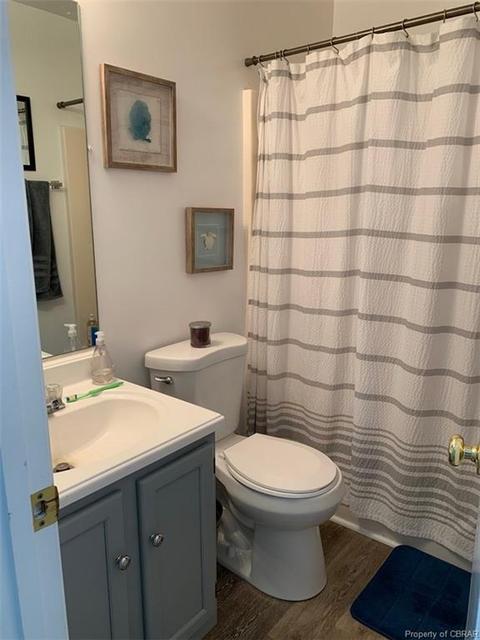 8382 Kitchener Dr, Gloucester, VA 23061 photo 9
