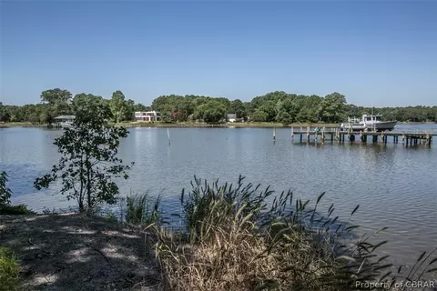 5432 White Hall Rd, Gloucester, VA 23061 photo 4