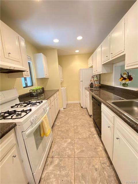 11606 E Briar Patch Dr, Midlothian, VA 23113 photo 4