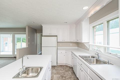 5871 E River Rd, King William, VA 23086 photo 2