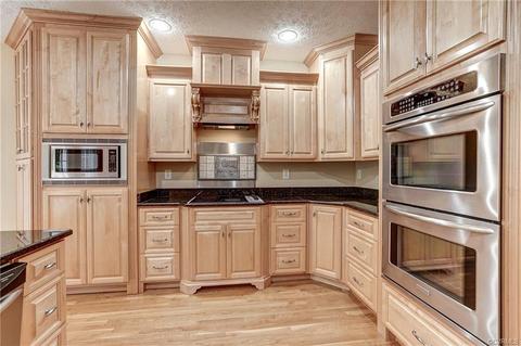 5501 Brickshire Dr, Providence Forge, VA 23140 photo 2