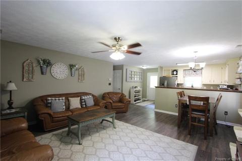 8831 Marlfield Rd, Gloucester, VA 23061 photo 4