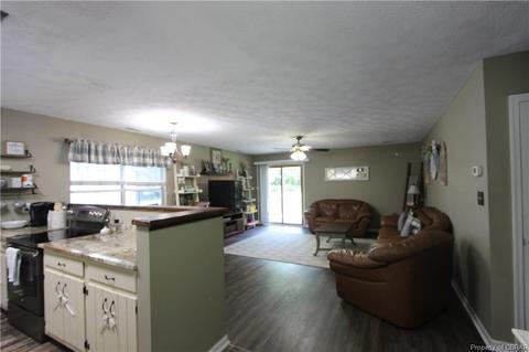 8831 Marlfield Rd, Gloucester, VA 23061 photo 2
