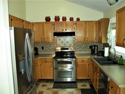 832 W Chapel Dr, Bumpass, VA 23024 photo 8