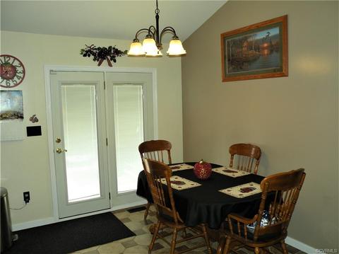 832 W Chapel Dr, Bumpass, VA 23024 photo 9