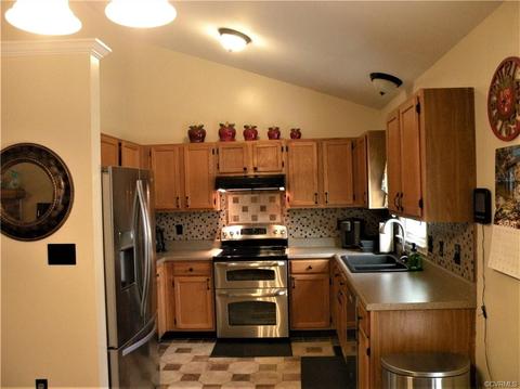 832 W Chapel Dr, Bumpass, VA 23024 photo 6