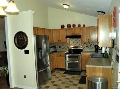 832 W Chapel Dr, Bumpass, VA 23024 photo 7
