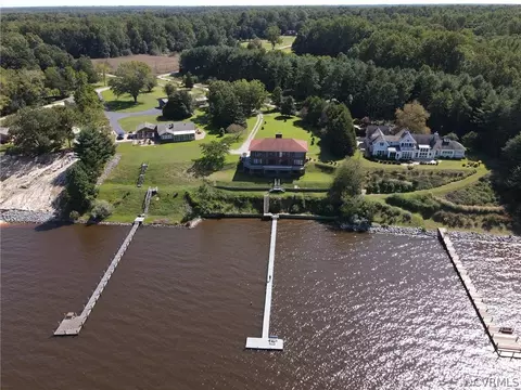 11792 Deep Point Ln, Gloucester, VA 23061 photo 38