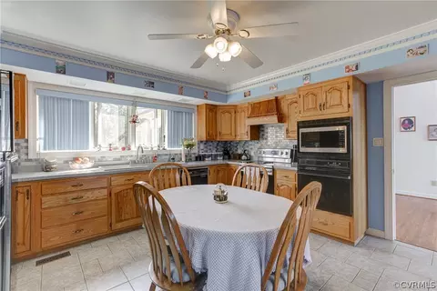 11792 Deep Point Ln, Gloucester, VA 23061 photo 13