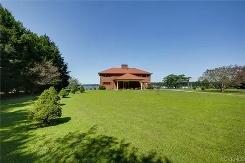 11792 Deep Point Ln, Gloucester, VA 23061 photo 2