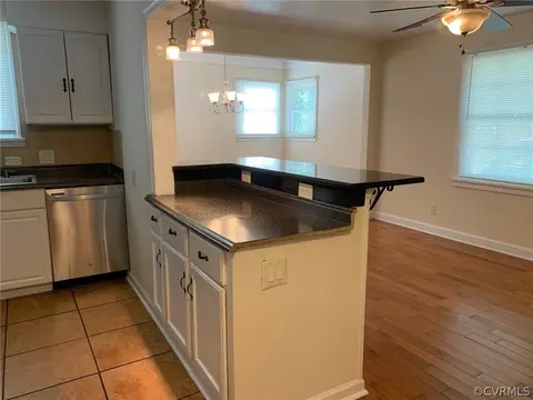 712 Forest View Dr, Richmond, VA 23225 photo 5