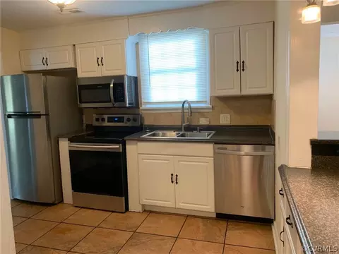 712 Forest View Dr, Richmond, VA 23225 photo 7
