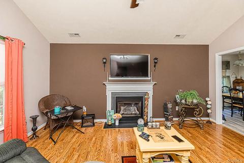 329 New St, Ashland, VA 23005 photo 3
