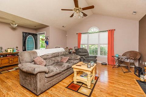 329 New St, Ashland, VA 23005 photo 2