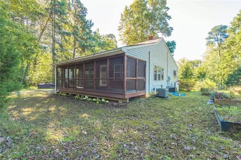 15731 Cooks Mill Rd, Lanexa, VA 23089 photo 4