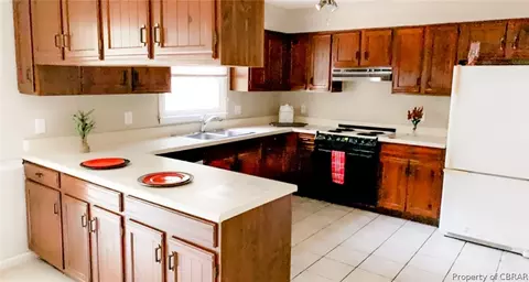 7449 Matoaka Ave, Gloucester Point, VA 23062 photo 9
