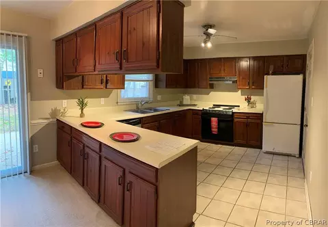 7449 Matoaka Ave, Gloucester Point, VA 23062 photo 11