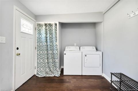 6426 Hickory Frk, Hayes, VA 23072 photo 9
