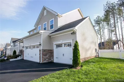 9213 Miranda Ln, Midlothian, VA 23112 photo 2