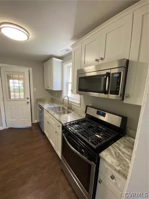 1922 Maple Shade Ln, Richmond, VA 23227 photo 4