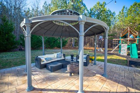 209 Chapel Rd, Kenbridge, VA 23944 photo 3
