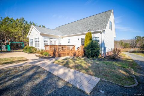 209 Chapel Rd, Kenbridge, VA 23944 photo 4
