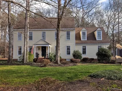 2001 Heathland Dr, Midlothian, VA 23113 photo 2