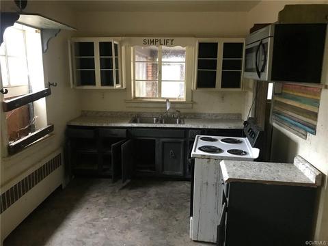 104 E Pinecrest St, Wakefield, VA 23888 photo 3