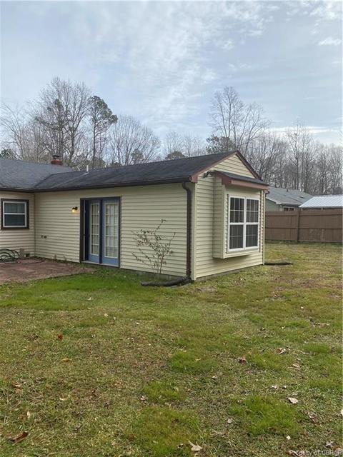 6614 Lake View Dr, Gloucester, VA 23061 photo 2