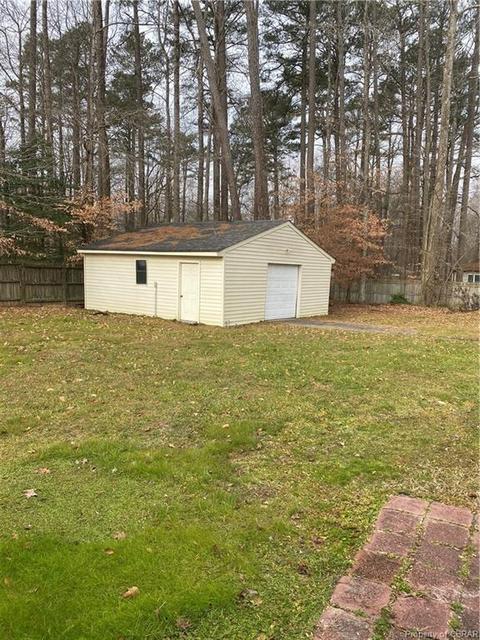 6614 Lake View Dr, Gloucester, VA 23061 photo 4