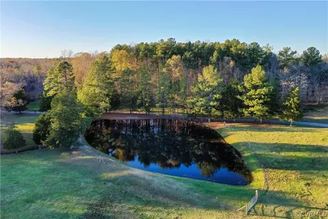 19601 Ahern Rd, Moseley, VA 23120 photo 3