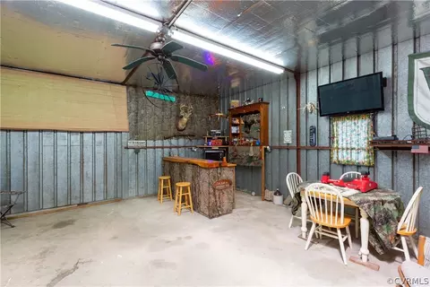 19601 Ahern Rd, Moseley, VA 23120 photo 9