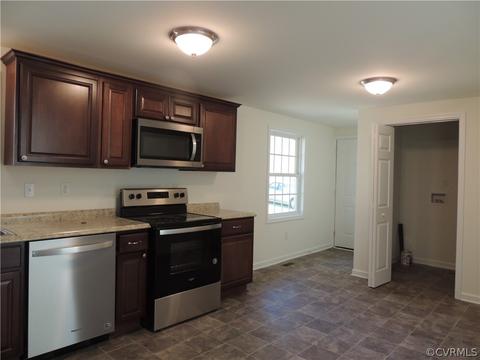 10518 White Oak Rd, Ford, VA 23850 photo 7