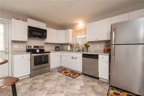 12331 Beaver Point Dr, Midlothian, VA 23112 photo 2