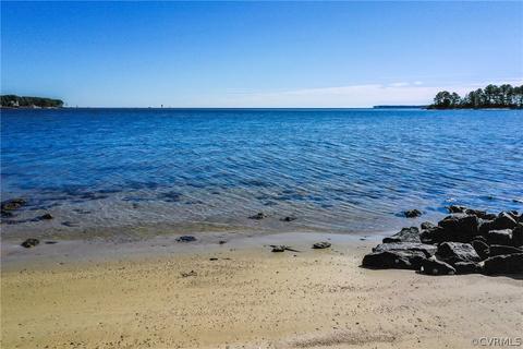 142 John E Wright Dr, Deltaville, VA 23043 photo 13