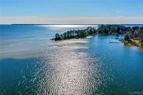 142 John E Wright Dr, Deltaville, VA 23043 photo 12