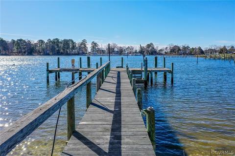 142 John E Wright Dr, Deltaville, VA 23043 photo 4