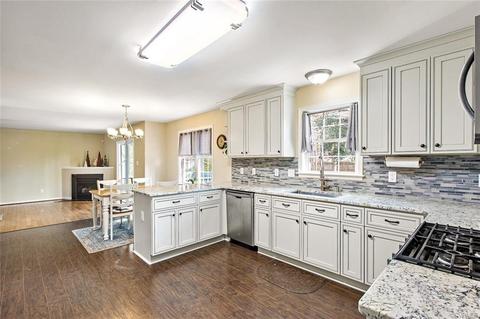 1607 Upperbury Dr, Midlothian, VA 23114 photo 13