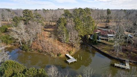 30 Golf Ln, Weems, VA 22576 photo 4