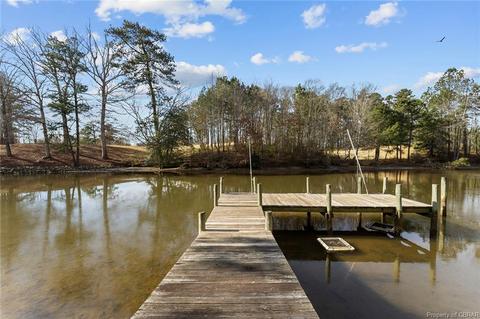 30 Golf Ln, Weems, VA 22576 photo 3