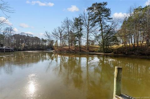 30 Golf Ln, Weems, VA 22576 photo 2