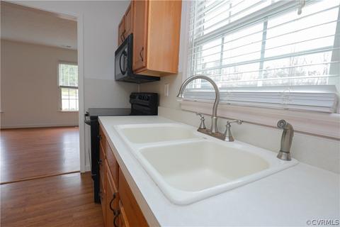 8153 Burnside Ct, Mechanicsville, VA 23116 photo 13