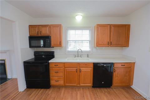 8153 Burnside Ct, Mechanicsville, VA 23116 photo 11