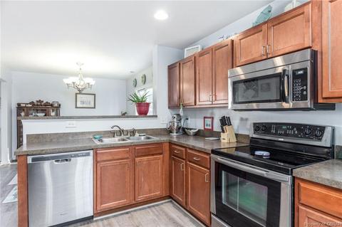7329 Jeanne Dr, Gloucester, VA 23061 photo 12