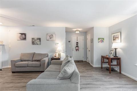 7329 Jeanne Dr, Gloucester, VA 23061 photo 4